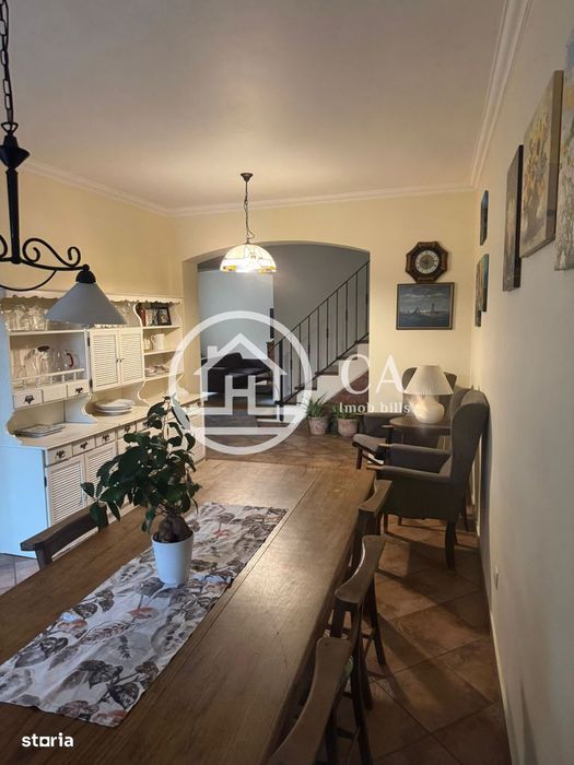 Casa P+M cu 4 camere de inchiriat în zona Centrală, Oradea