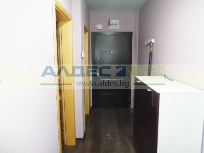 Дава се под наем Тристаен апартамент в София, Студентски град - 137 кв.м за 1000 € - Снимка #8