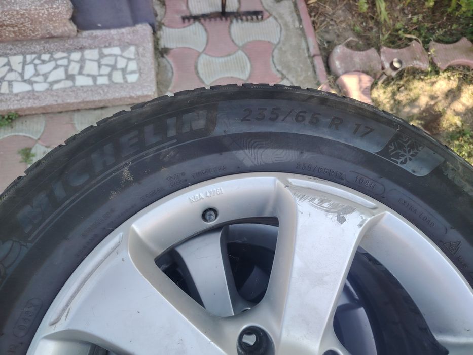 Vând cauciucuri r17 , r20,  r21