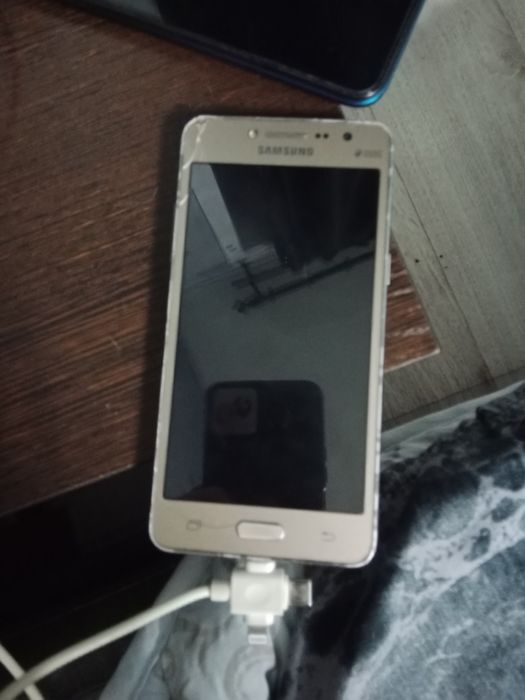 Продам Самсунг j2 прайм