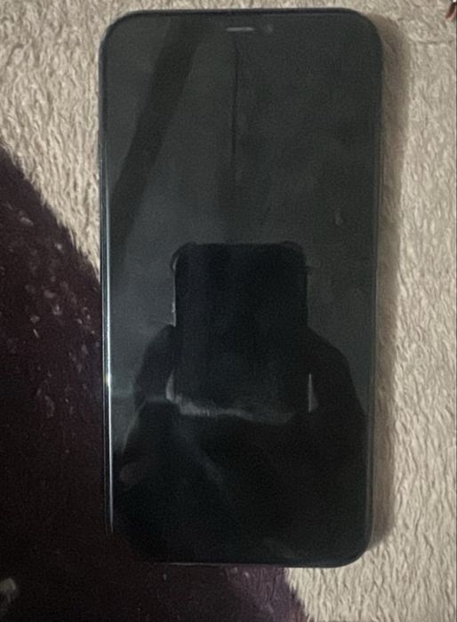 Продам айфон 11