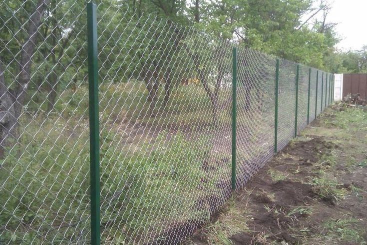 Construim garduri din sipca metalica, tabla cutata, plasa bordurata