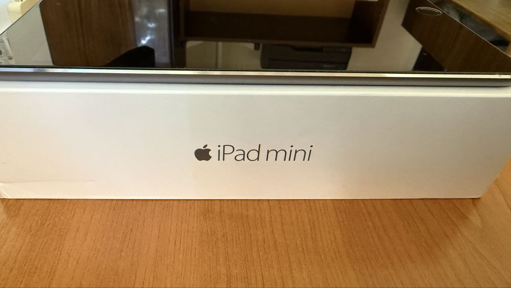 Продавам Apple ipad mini 4 128GB