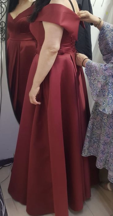 * Vand rochie de Ocazie *