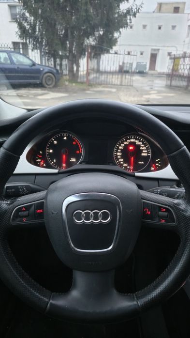 Vand sau Schimb Audi A4 B8 Avant – Gri • 2010 • 2.0 TDI • Automat