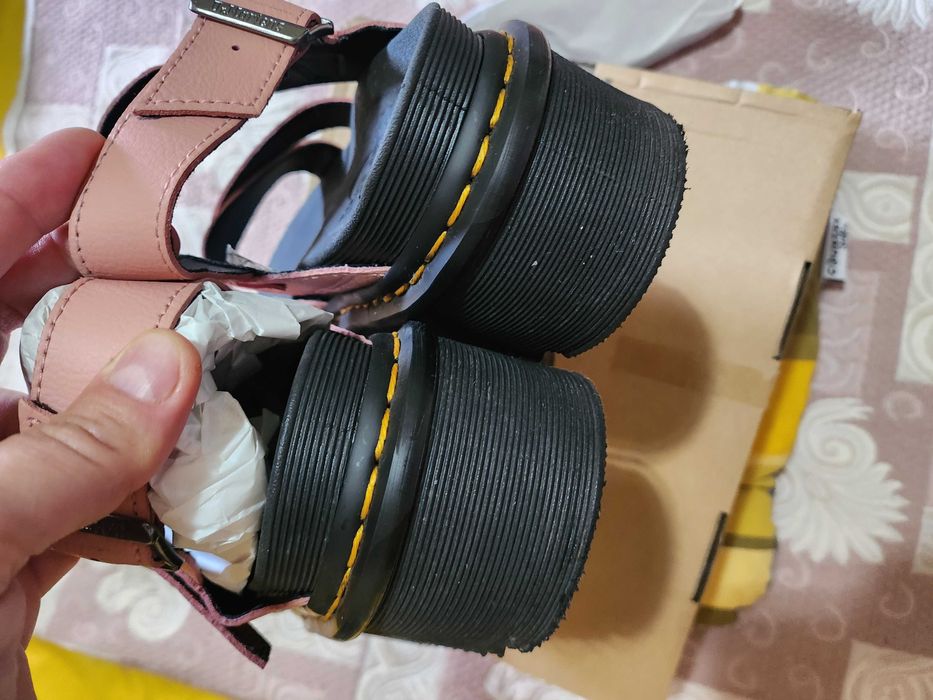 Vand sandale Dr Martens