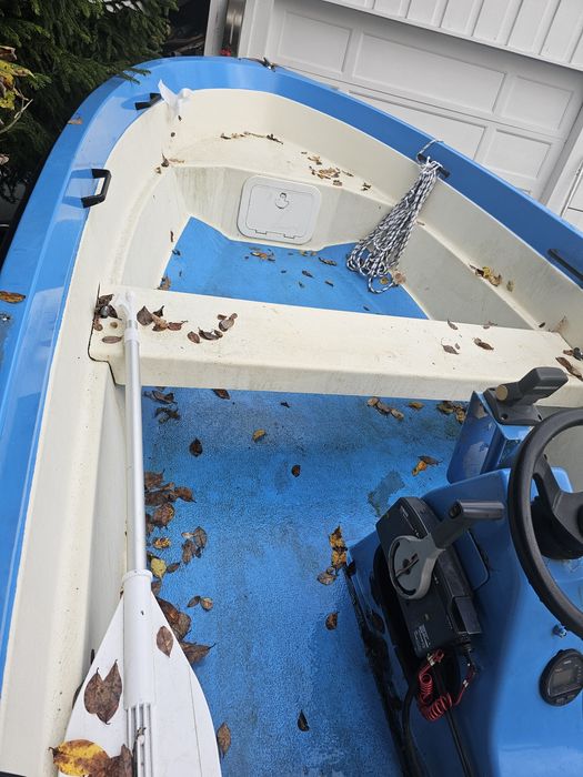 Лодка,мотор и колесар