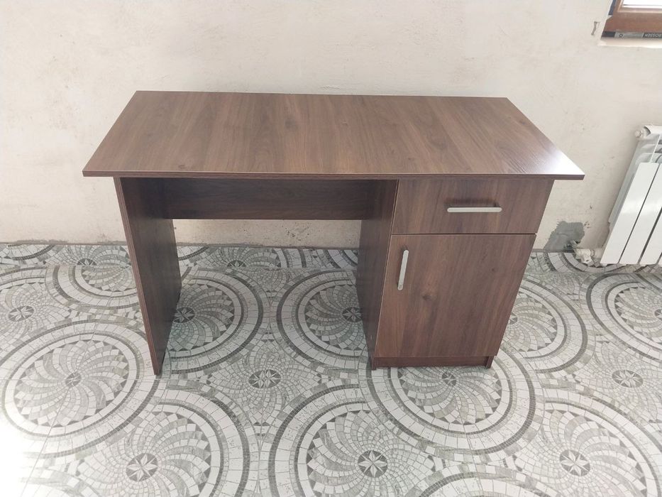 Бир тумбали стол