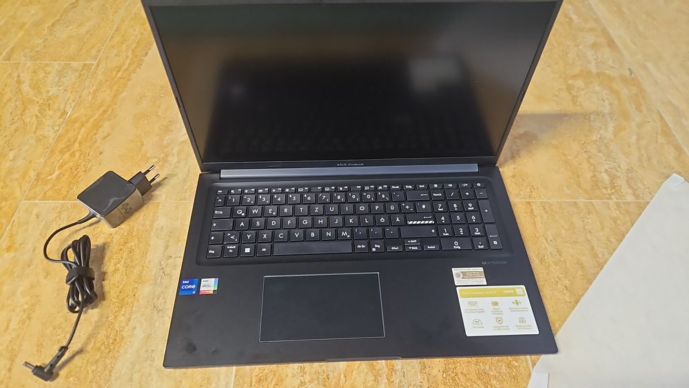 Asus Vivobook 17'' i7 1355u 16 gb Ram 512 Ssd, Full Hd,Intel Iris Nou