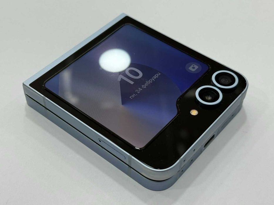 Samsung Z Flip 6 – 12GB RAM / 512GB