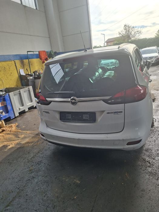 Piese opel zafira c 2013