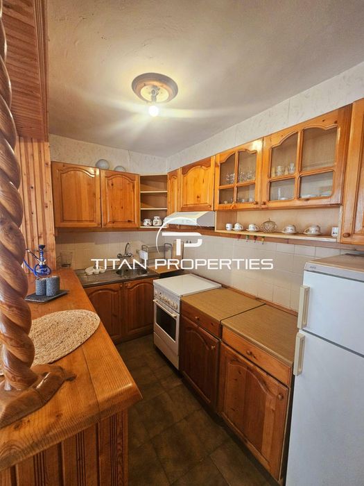 Дава се под наем Двустаен апартамент в Бургас, Възраждане - 68 кв.м за 331.5 € - Снимка #2