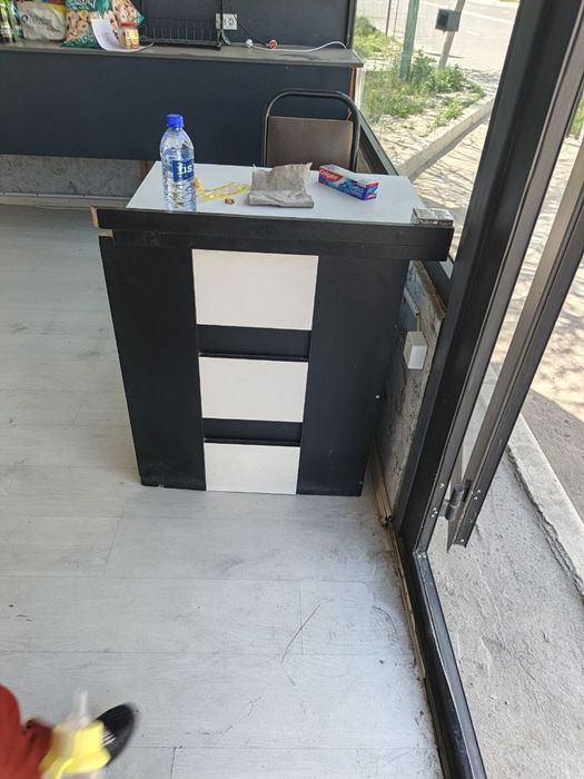 Magazin uchun tayyor polkalar