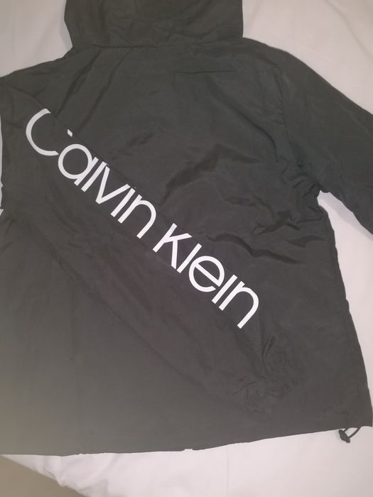 Ново дамско черно пролетно яке Calvin Klein размер S,