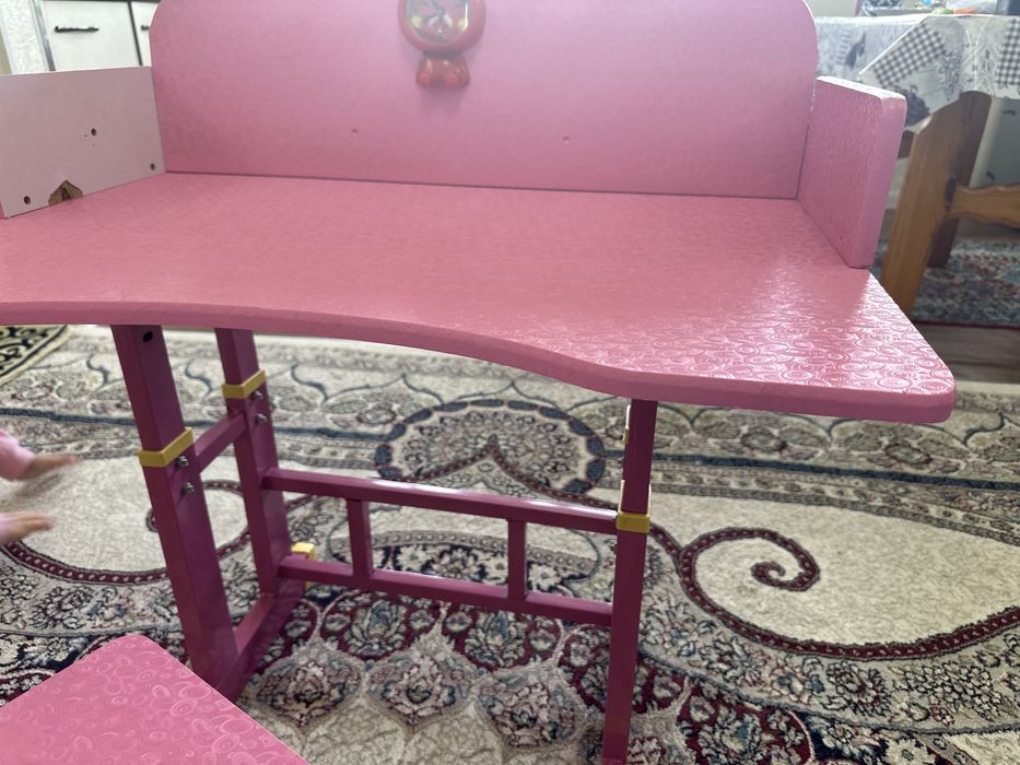 Продается детский стол и стульчик