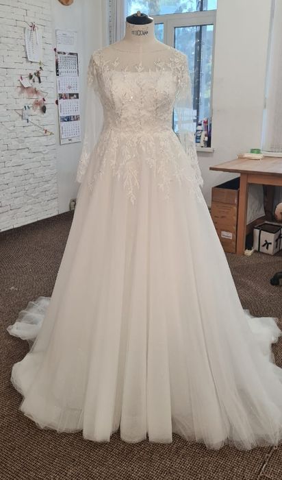 Vând rochie de mireasă.