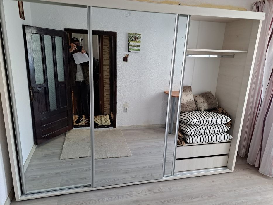 Vand  apartament 3 camere