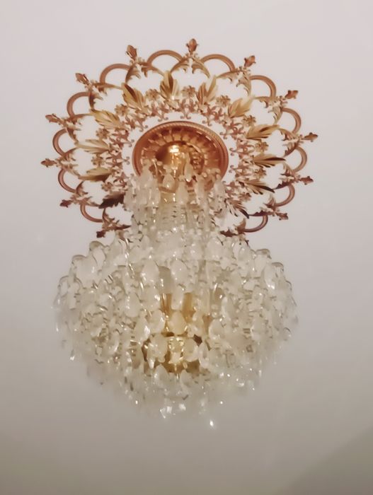 Продаётся люстра в хорошем состоянии