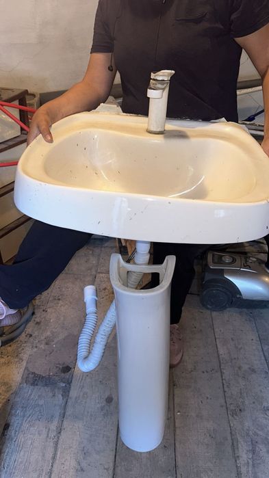 Умывальник без смесителя