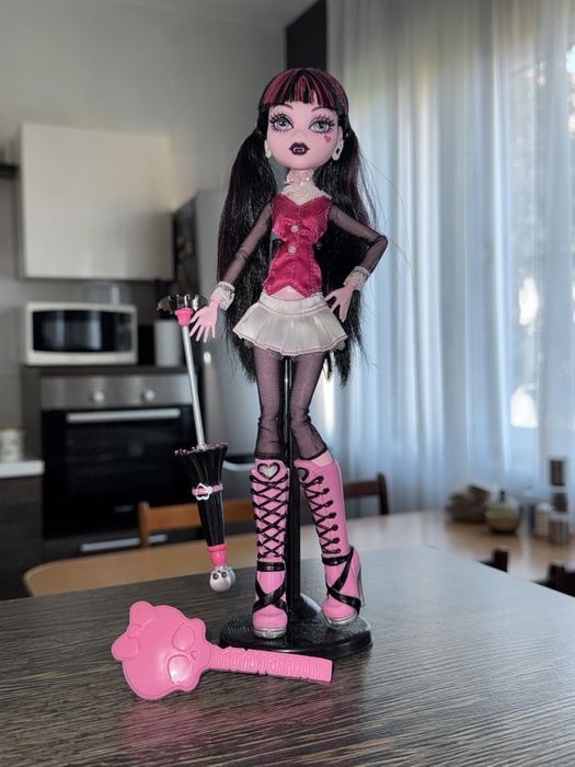 продам Дракулауру базовую Монстер Хай Monster High