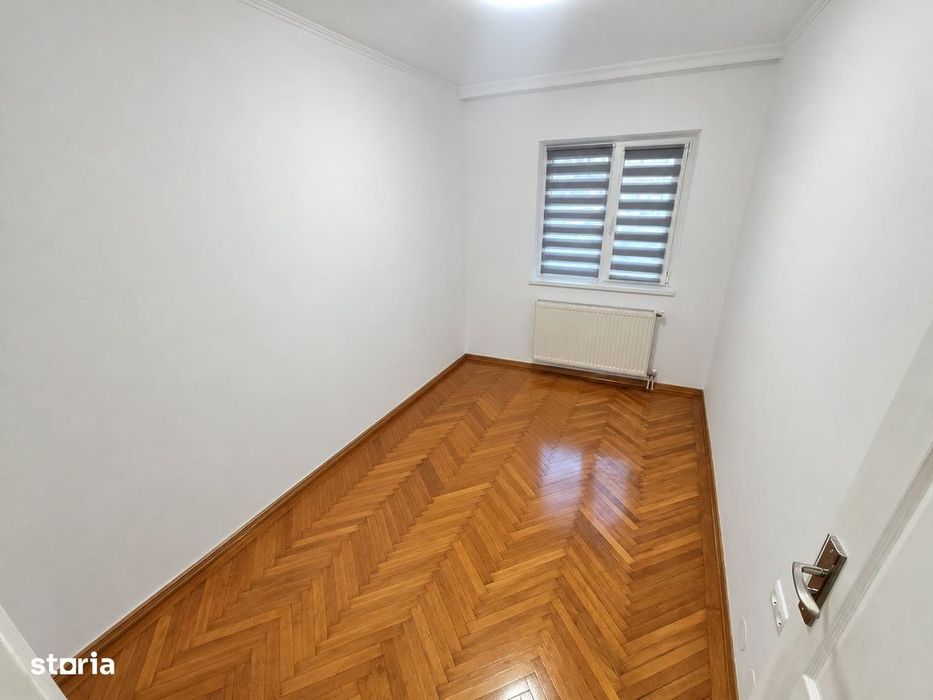 Apartament 3 camere decomandate zona Dioda