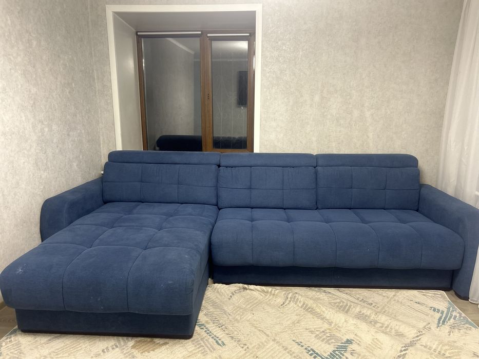 Продам диван угловой в синем цвете