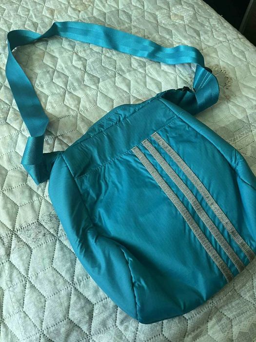 Продавам една раница и 2бр.чанти