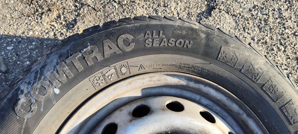 Vand 2 anvelope 205/70/15C