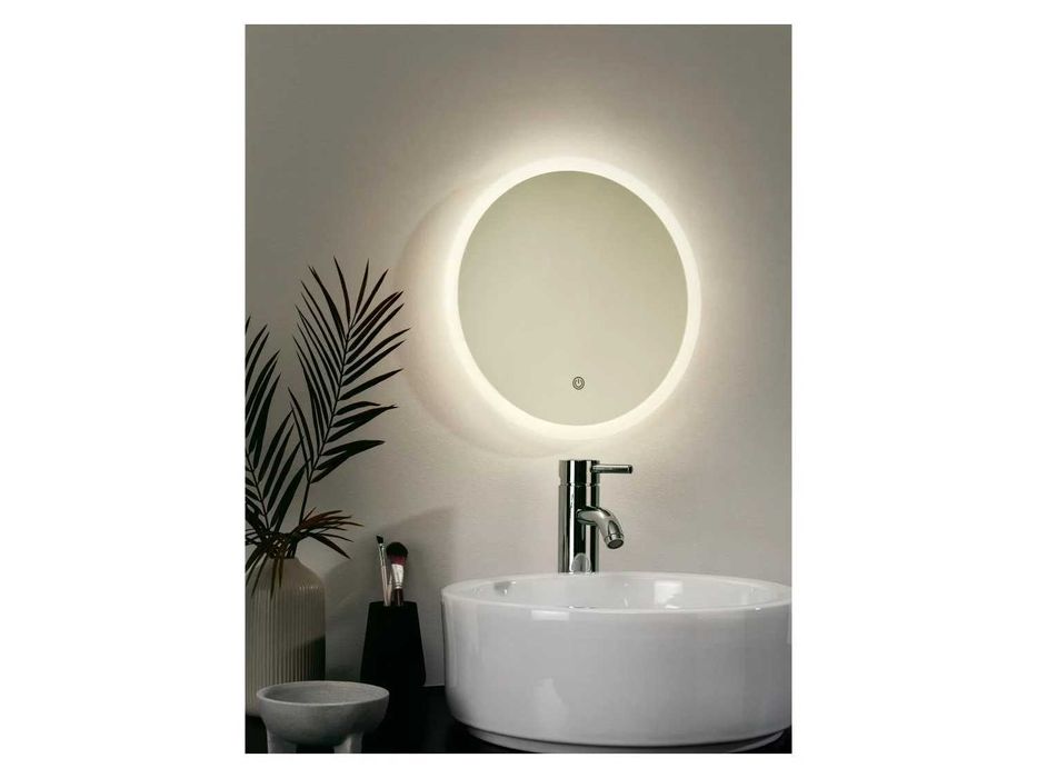 Огледало за баня с LED осветление С функция против запотяване