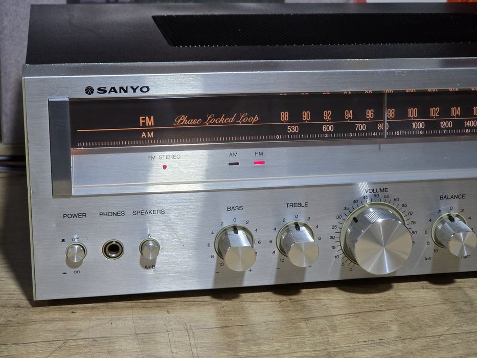 Receiver SANYO 2016, amplituner argintiu retro, hifi stereo
