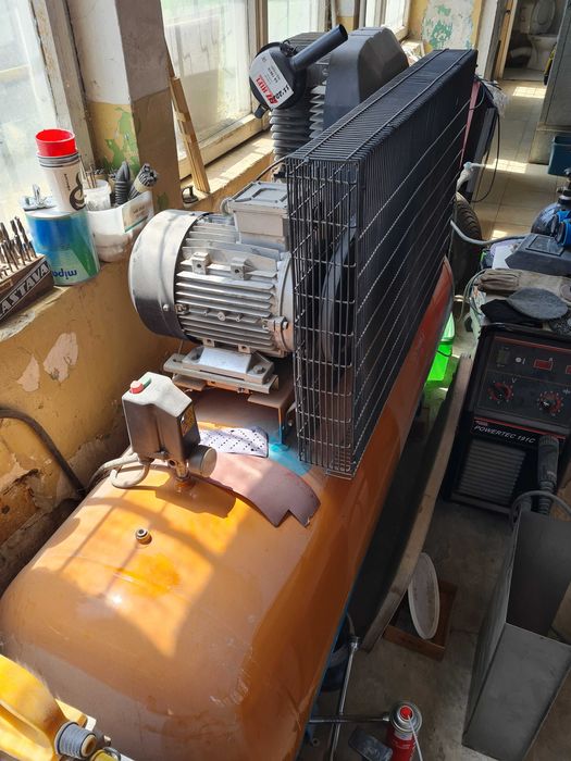 Дава се под наем Промишлена сграда в Елин Пелин - 70 кв.м за 408 € - Снимка #4