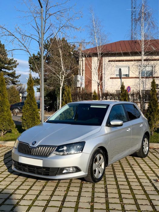 Inchiriez Skoda Fabia 2016 1.4 diesel cutie automata