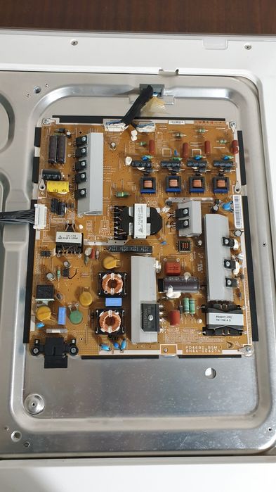 Платка за телевизор  Самсунг 46 инча предава през ред за части