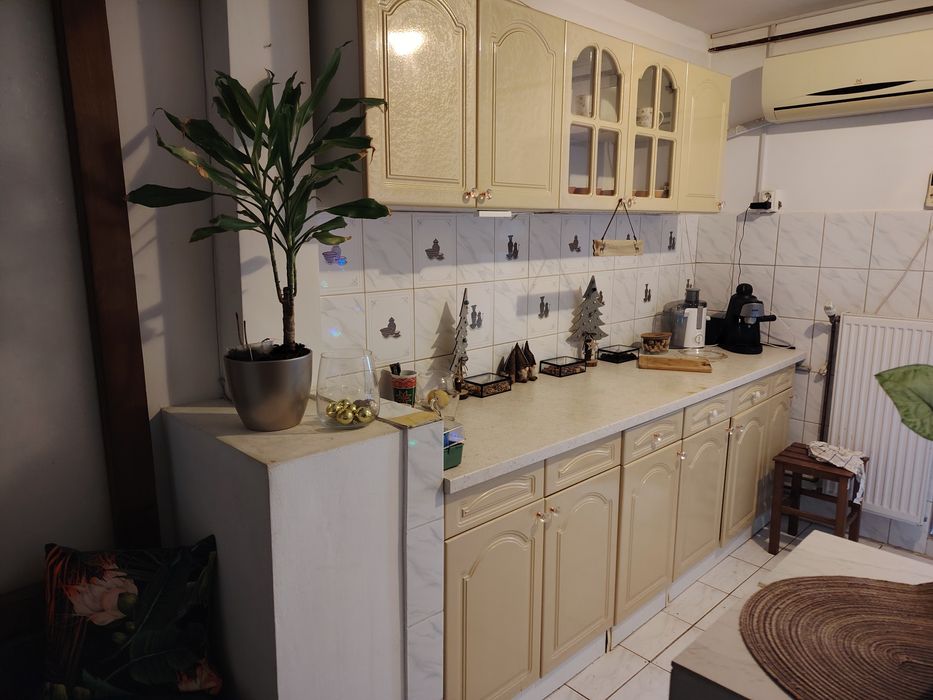 Vand mobila de bucatarie