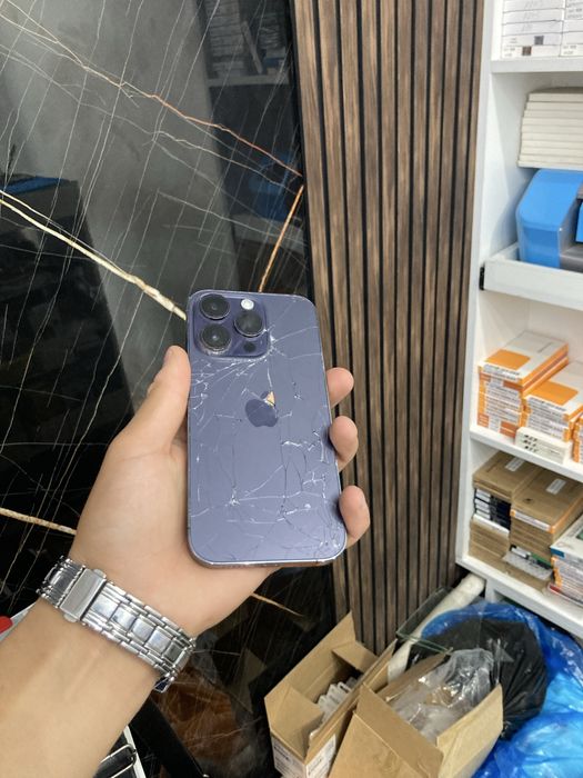 iPhone 14 pro ..