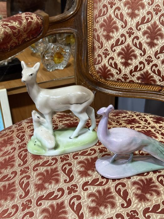 две стари бълг порцеланови статуетки