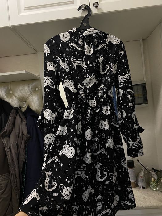 Продам куртки и платье