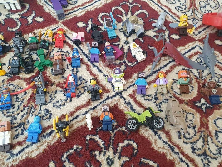 Lego минифигурки(читайте описание)