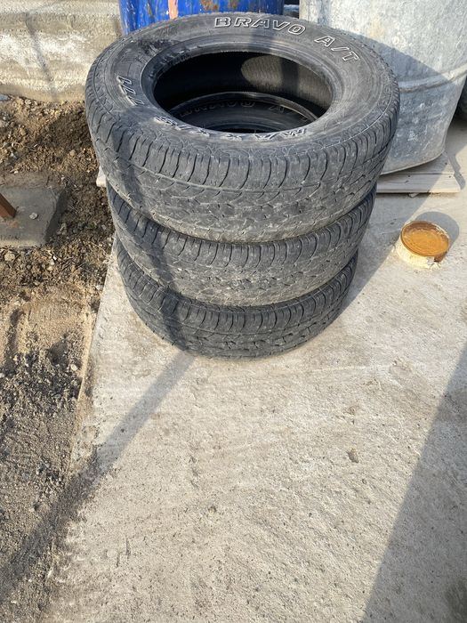Продам шины 3 штук