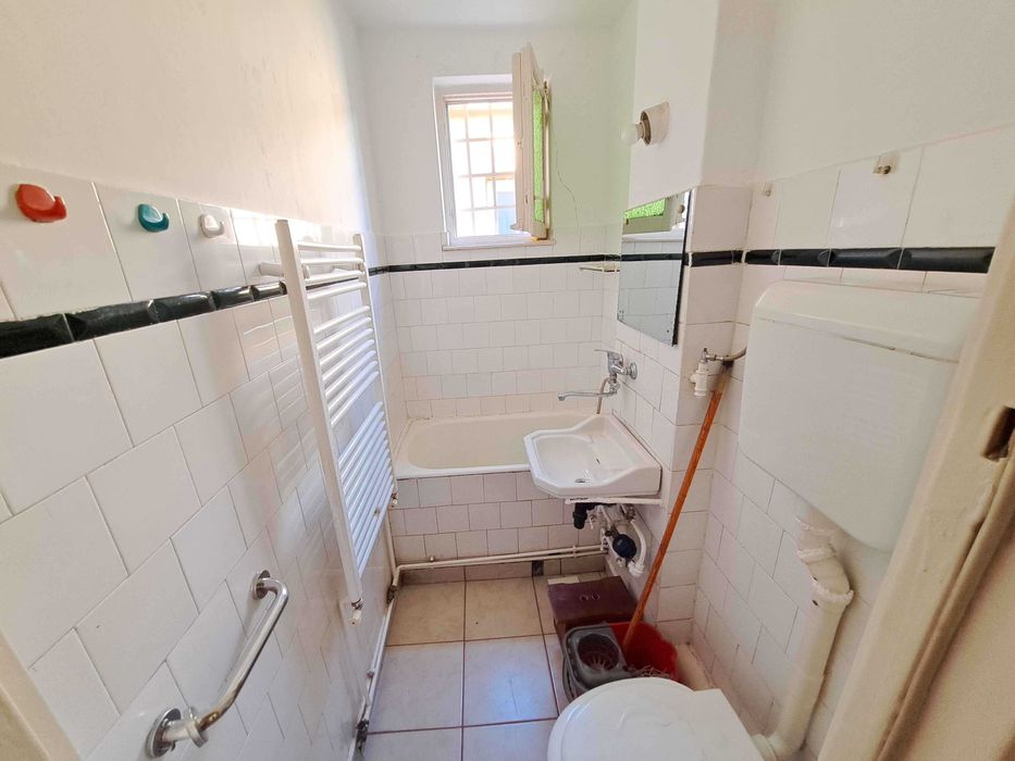 Vand apartament 2 camere si garaj, Tg. Mures, Aleea Savinesti