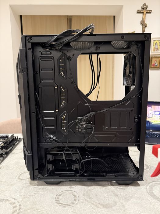 Asus Tuf Gaming GT301 - кутия