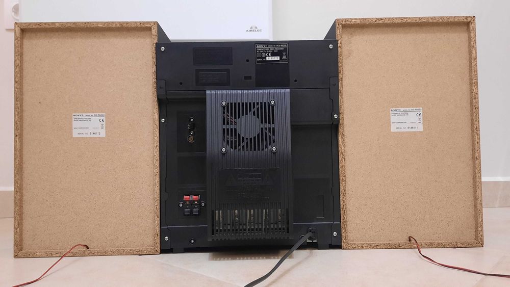 аудио система SONY с дист-топ състояние