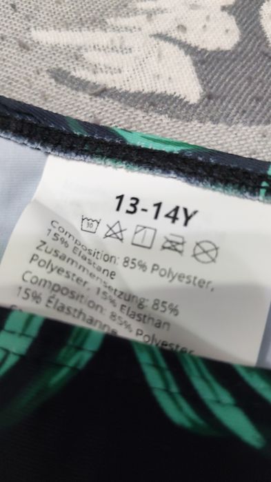 Продам купальник для девочки