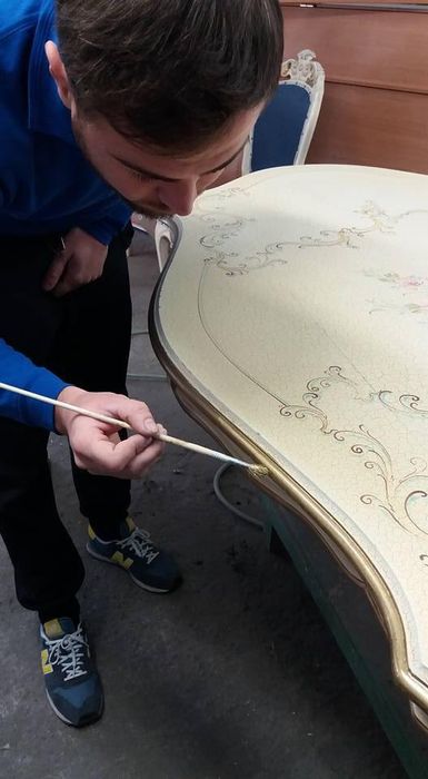 Vopsesc, restaurez, recondiționez mobila, uși , ferestre, MDF.