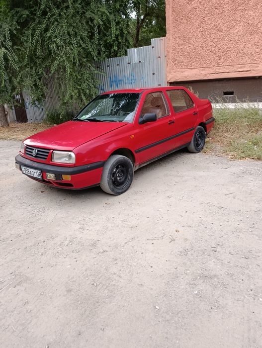 Volkswagen Vento 1992 г.в. 1.8 моно
