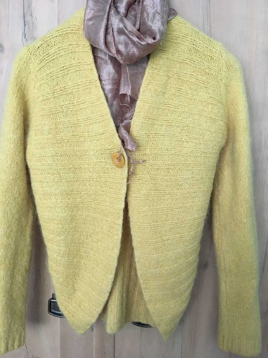 Топла мохерна жилетка - модел тип фрак - промоция