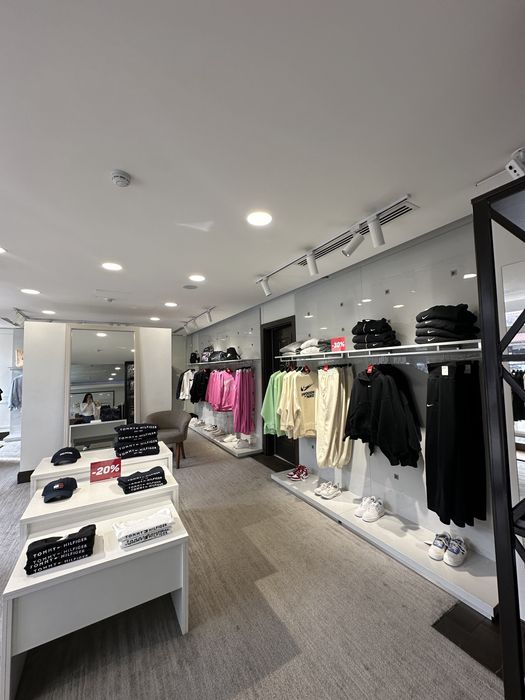 Продается готовый магазин одежды