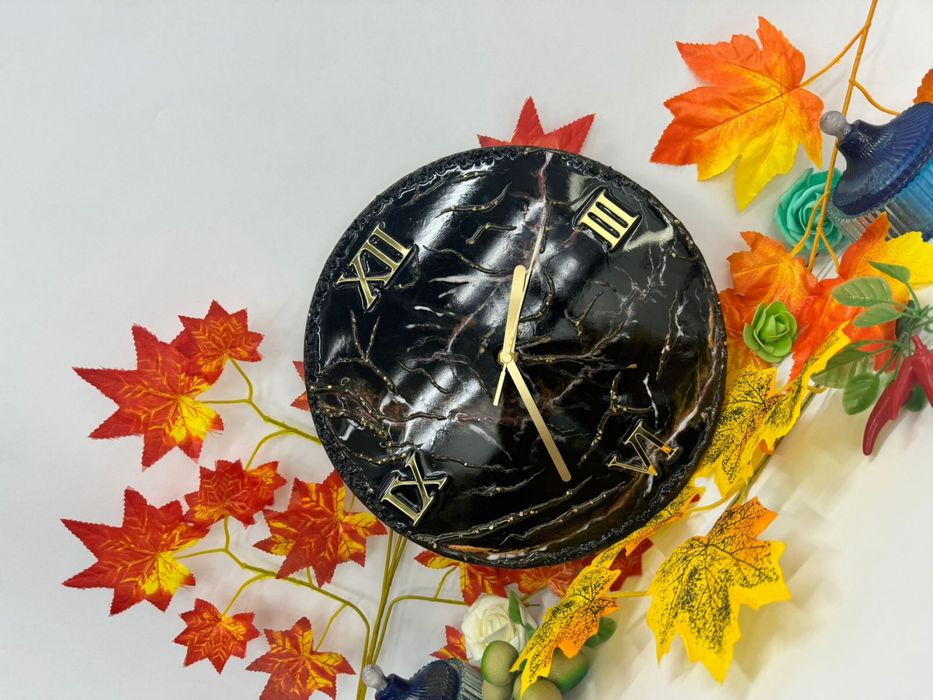 Часы из эпоксидной смолы