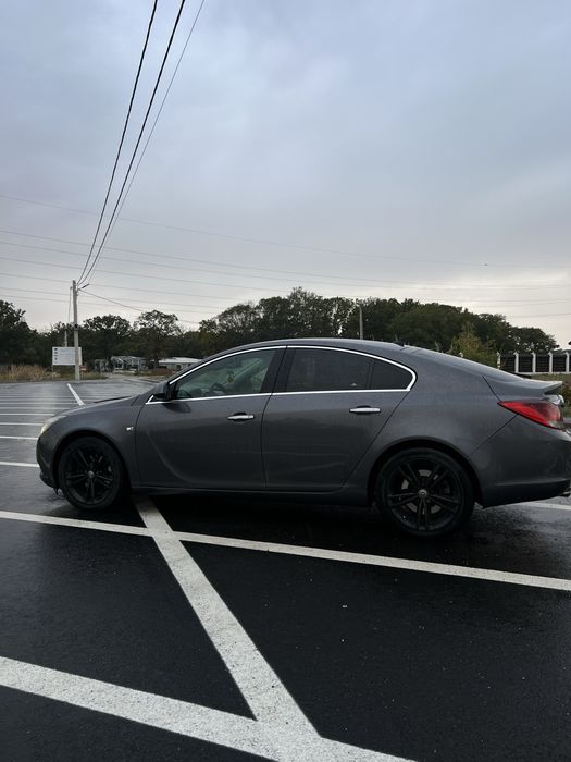 Vand Opel Insgnia 2010 2.0full întro stare foarte buna pret negociabil