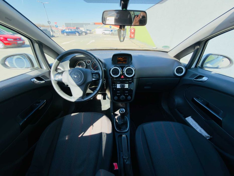 Opel Corsa D, 2010, 147000 km reali, alb